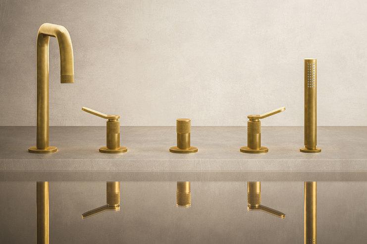 Messingfarbene Wannenarmaturen