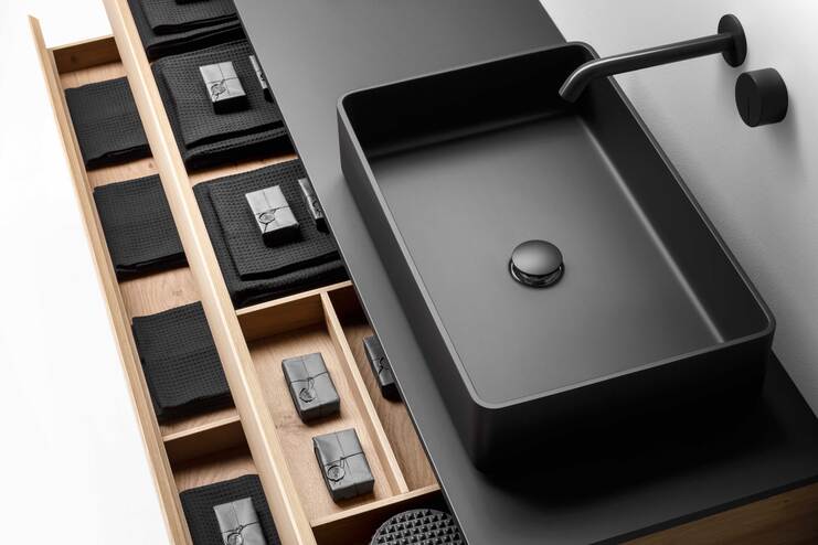 Waschtisch Via Veneto geöffnet