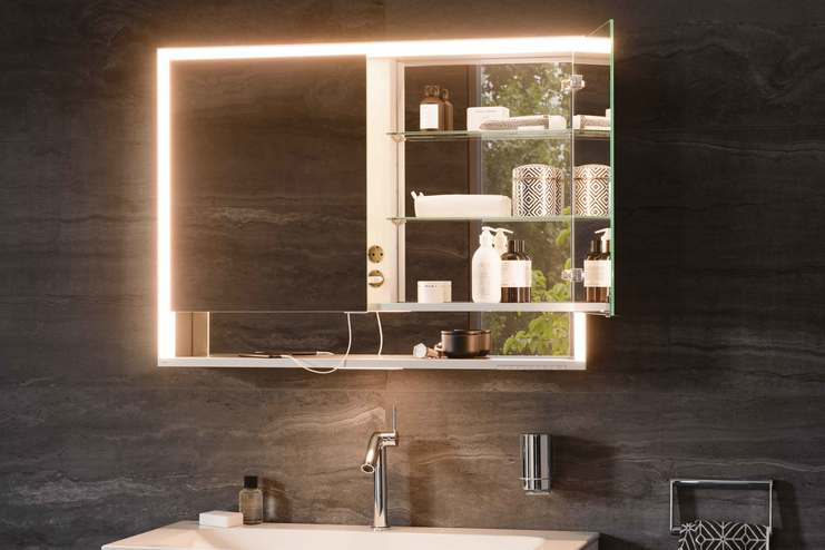 Spiegelschrank mit Ablage