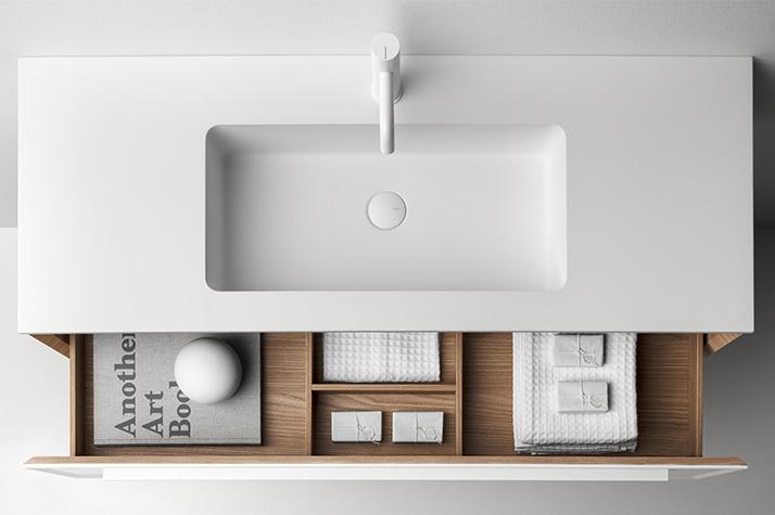 Unterschrank mit einem Auszug