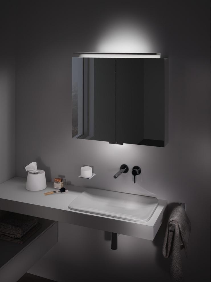 Spiegelschrank mit LED Lichtleiste