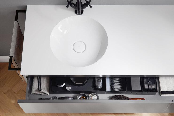 Unterschrank mit grauer Front