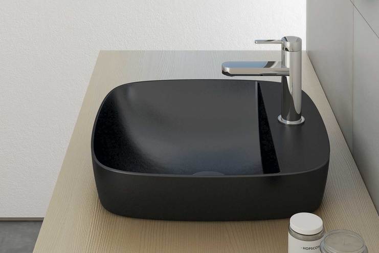 schwarzes Waschbecken