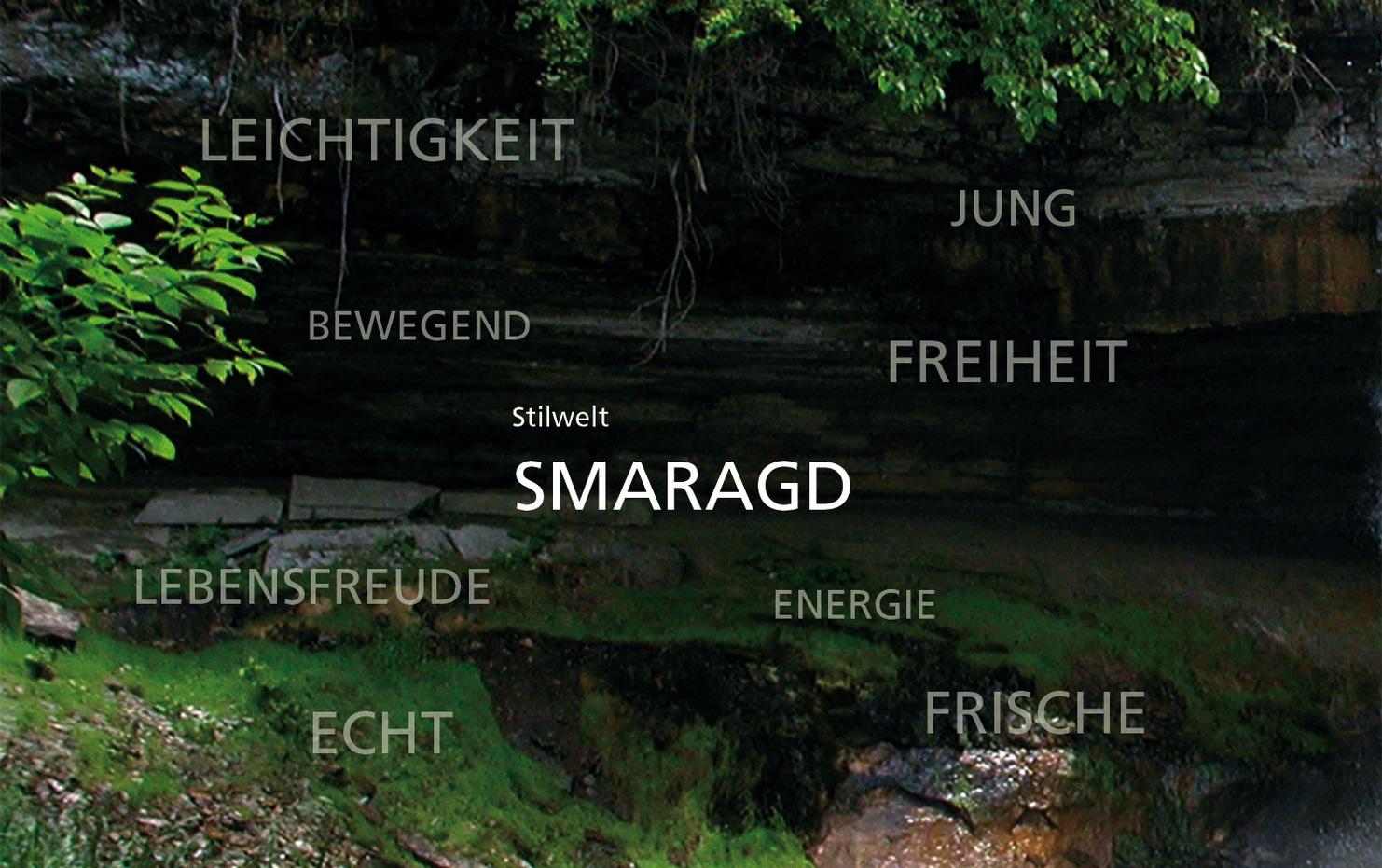 Stilwelt Smaragd Bemooster Wasserfall